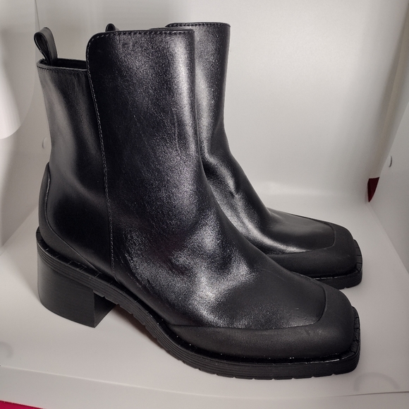 TORY BURCH Expedition Boot LEATHER CHUNKY SQUARE TOE BLACK Rubber Trim Size 8M - Picture 5 of 15